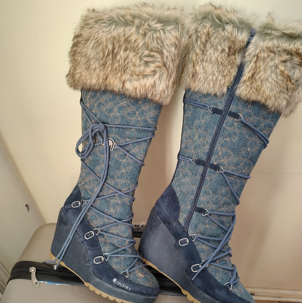 SOLD - Faux Fur Trimmed Black Boots